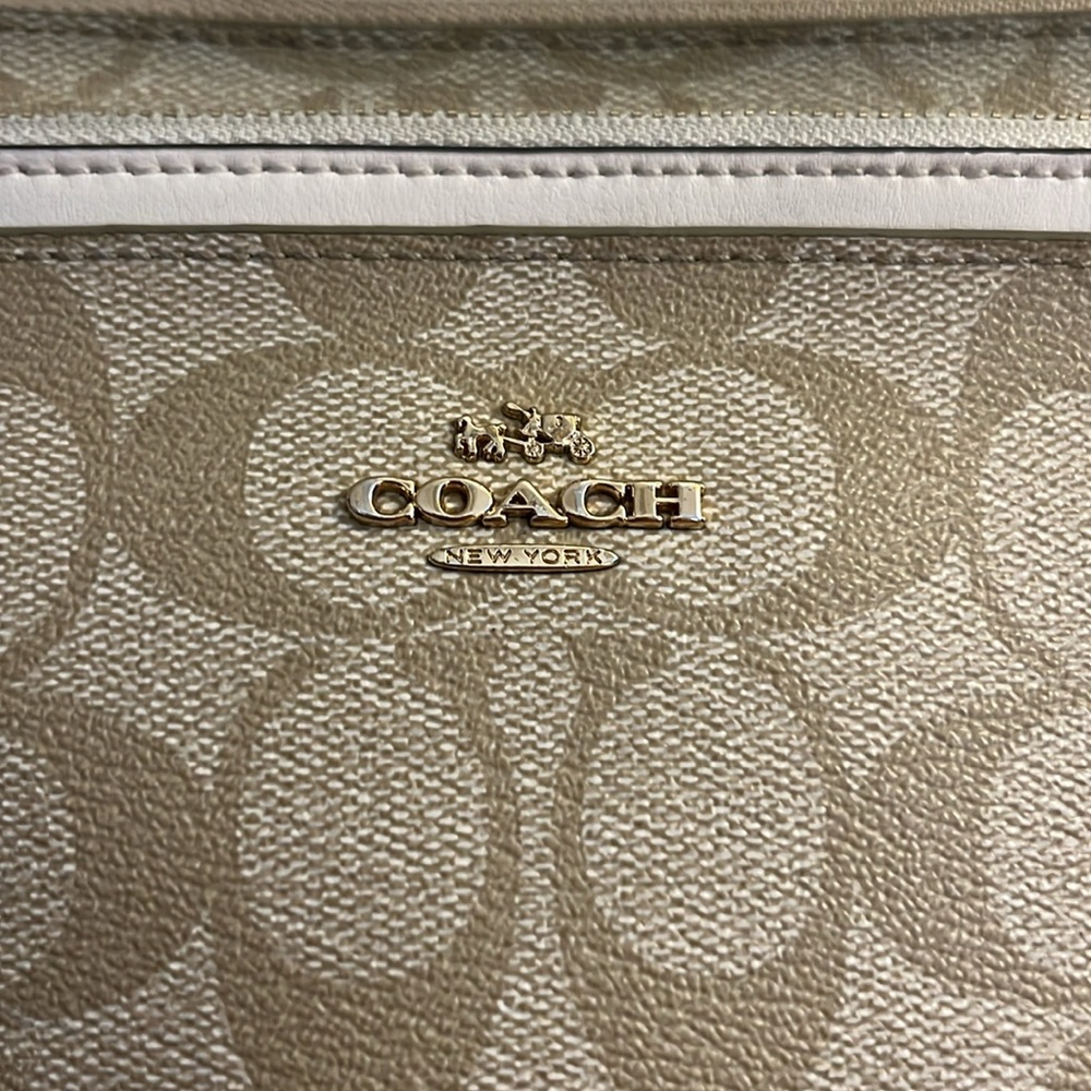 Coach East West pop out pouch Leather Crossbody - Picture 3 of 11